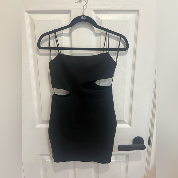 CUT-OUT DETAIL STRAPPY MINI DRESS - Picture 3 of 6